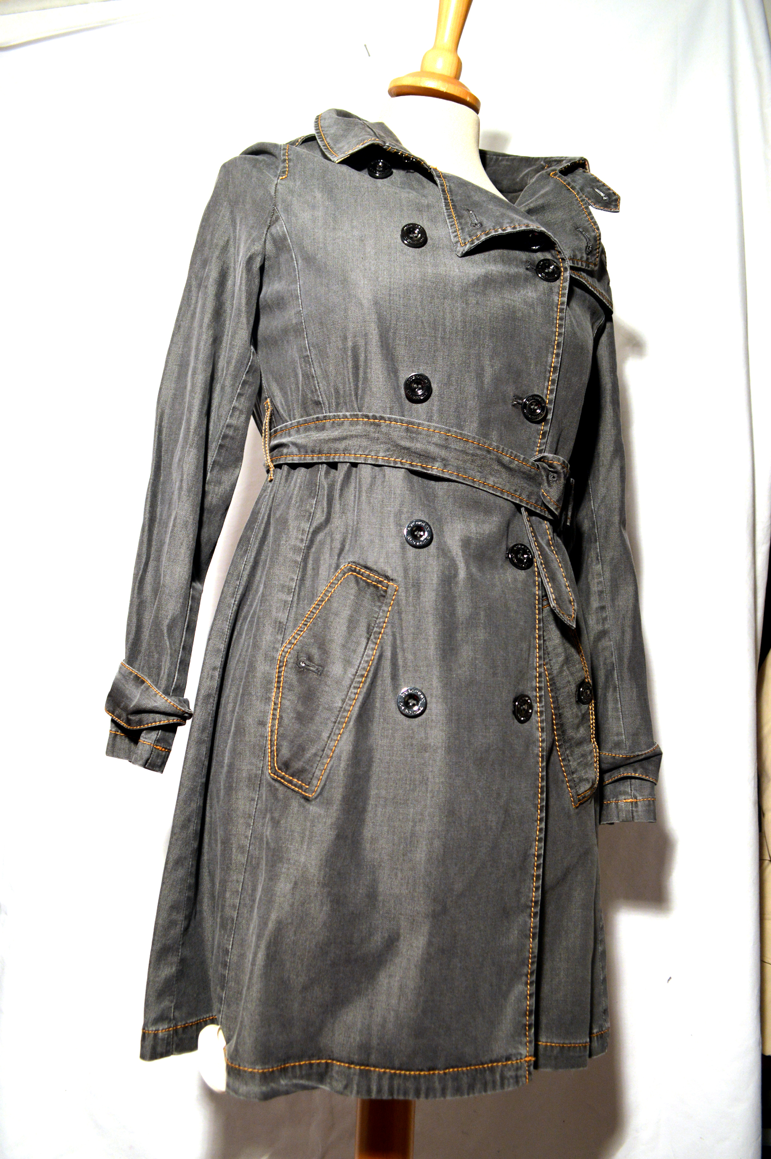 Trench BURBERRY gris taille 36
